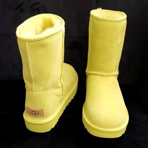 UGG women's classic short shearling booties